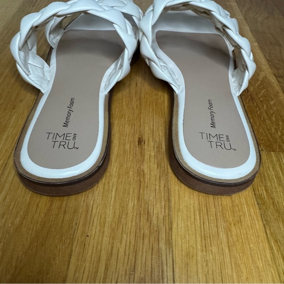 ✨3/$20✨ Time and Tru Women's Braided Two Band Sandals in Bone. Size 7 - Picture 5 of 13